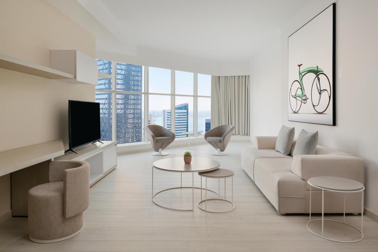Отель Element By Westin West Bay Доха Экстерьер фото