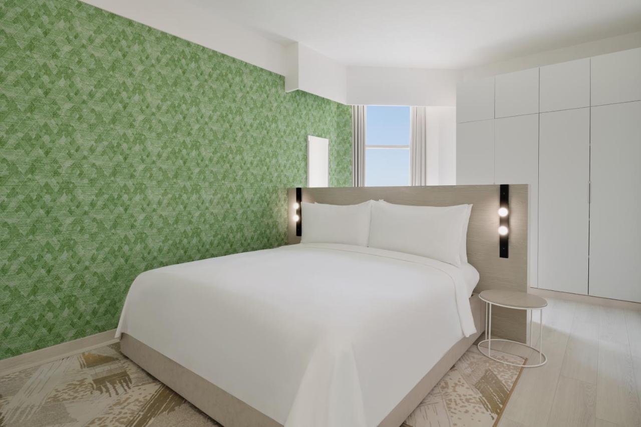 Отель Element By Westin West Bay Доха Экстерьер фото